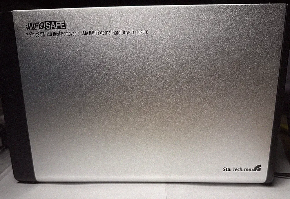 StarTech InfoSAFE 3.5 eSATA Dual Removable SATA RAID Ext. Hard Drive Enclosure