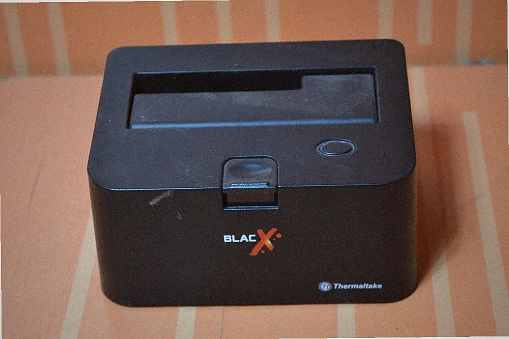 ThermalTake BlacX eSATA & USB 2.0 Hard Drive Docking Station ST0005U